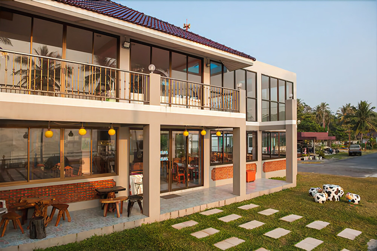 Chonnapha Resort, Khanom