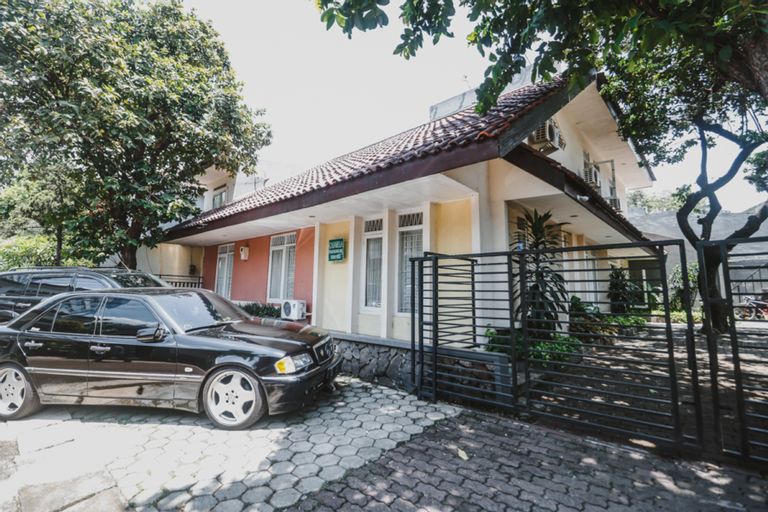 RedDoorz @ Jalan Gatot Subroto Jakarta, South Jakarta