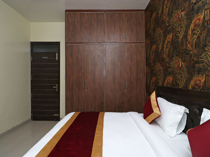 OYO 20024 Hotel Star Court, Faridabad
