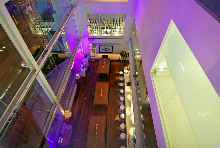 Le Fenix Sukhumvit, Wattana