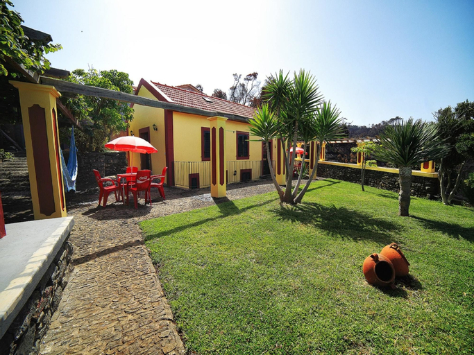 Studio In Ponta Do Pargo, With Wonderful Sea View, Furnished Garden And Wifi - 20 Km From The Beach, Calheta