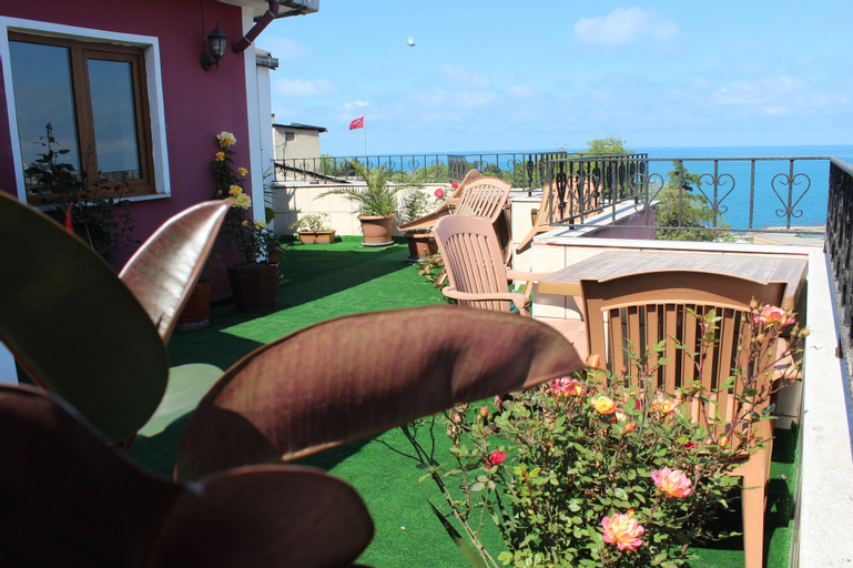 Nazar Hotel, Merkez
