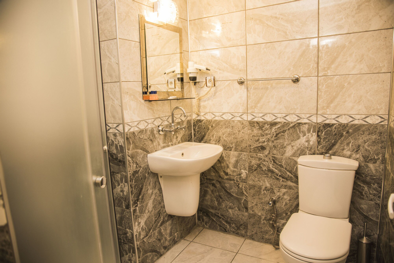 Nazar Hotel, Merkez