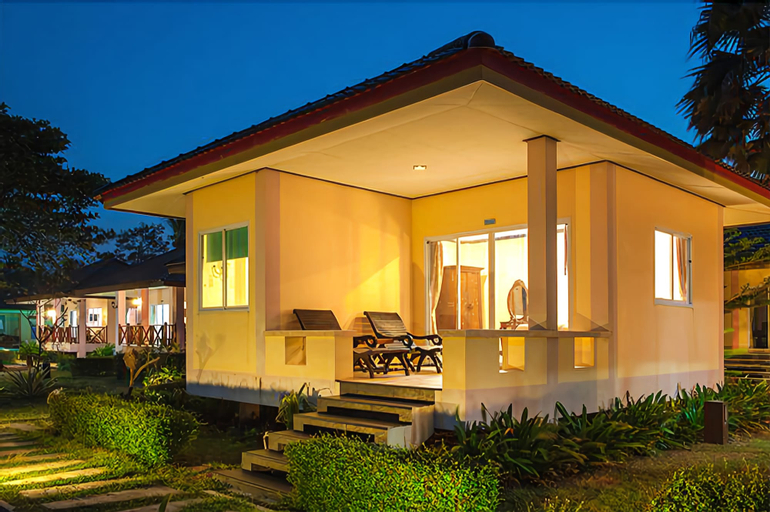 Chonnapha Resort, Khanom