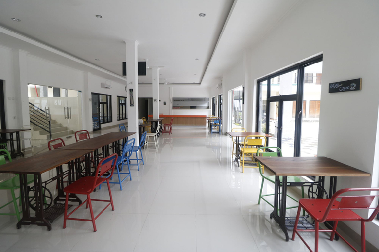 RedDoorz Plus near Kualanamu Airport, Deli Serdang