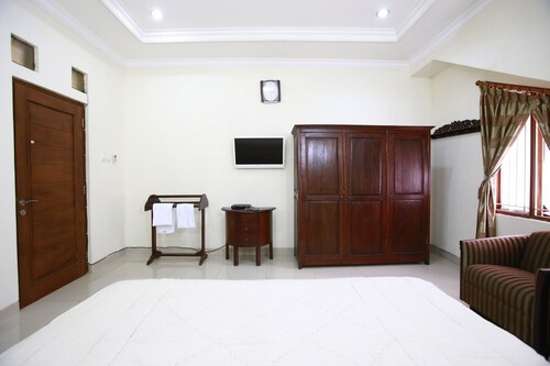 RedDoorz@Pondok Pinang 2, Jakarta Selatan