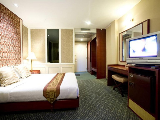 Fortuna Hotel, Khlong Toey