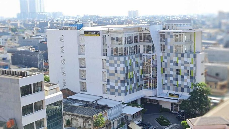 MaxOne Signature Glodok Jakarta, West Jakarta