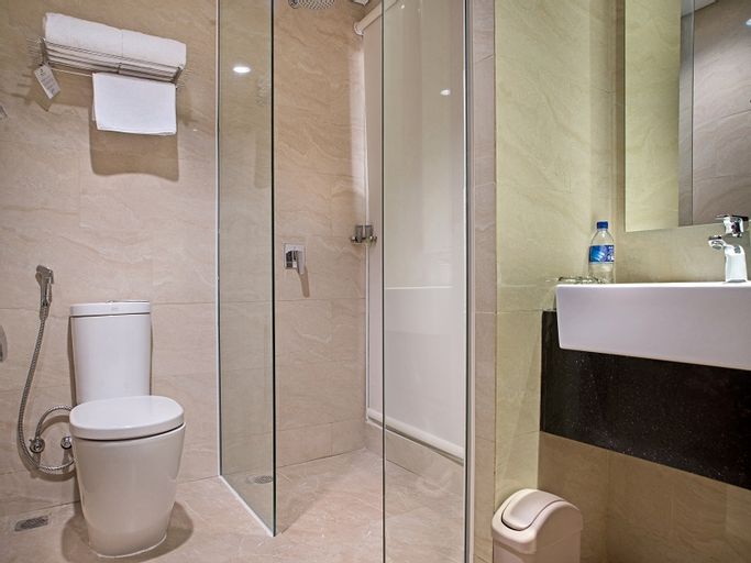 Grand Whiz Poins Simatupang Jakarta, Jakarta Selatan