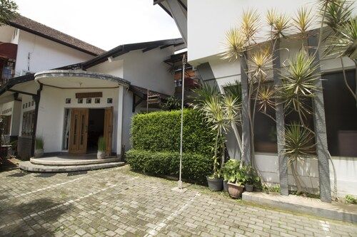 RedDoorz @ Setrasari, Bandung