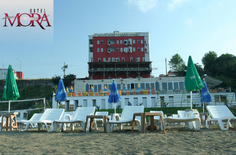 Mora Hotel, Merkez