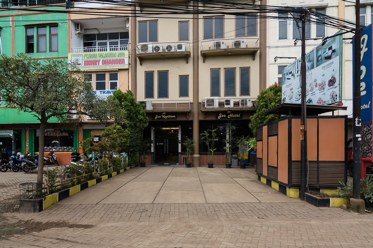 RedDoorz Plus near Soekarno Hatta Airport 2, Tangerang