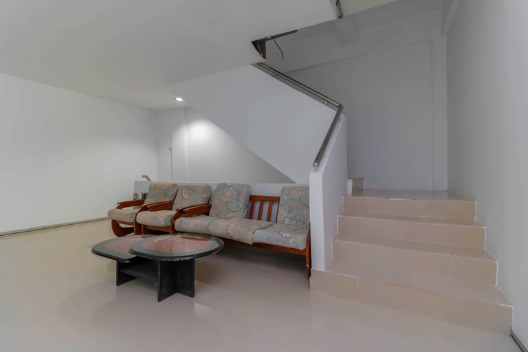 RedDoorz Plus near Kepri Mall, Batam