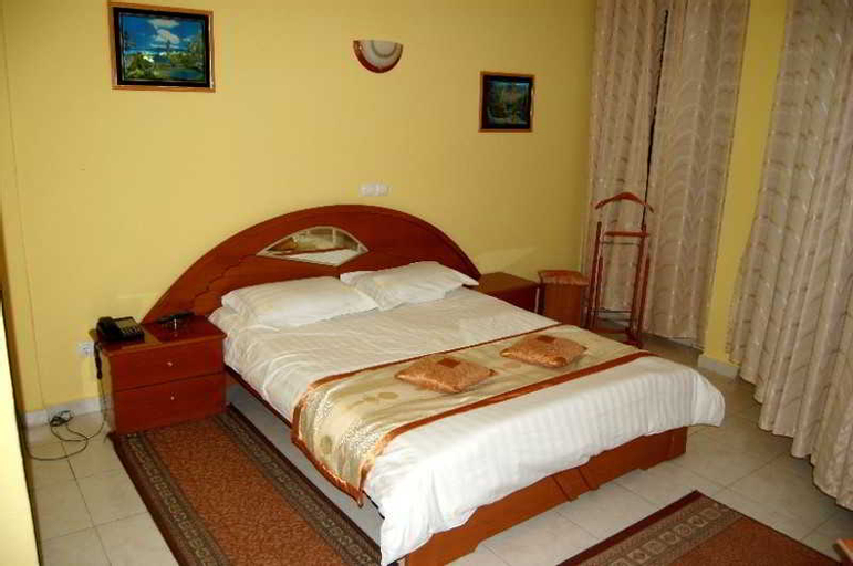 Konti Hotel, Korçës