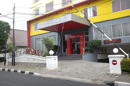 RedDoorz Plus near Senen, Central Jakarta