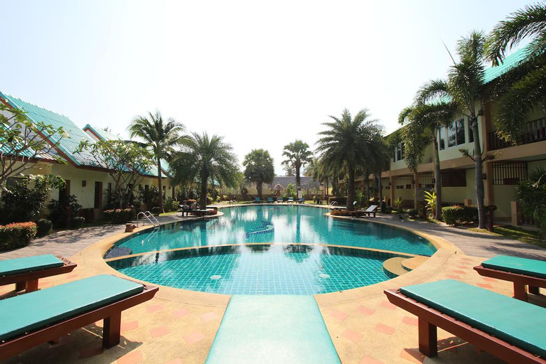 The Green Beach Resort, K. Sam Roi Yot
