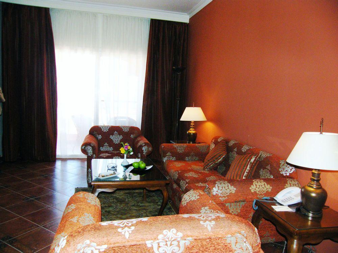 Dome Marina Hotel & Resort, 'Ataqah