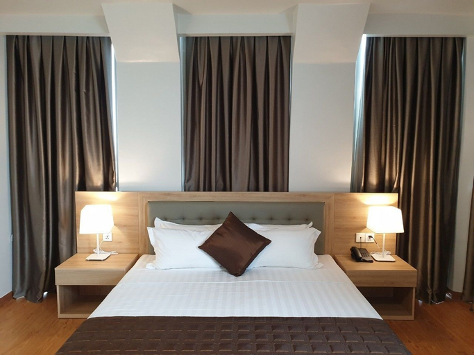 Imperial Boat Hotel, Hồng Bàng