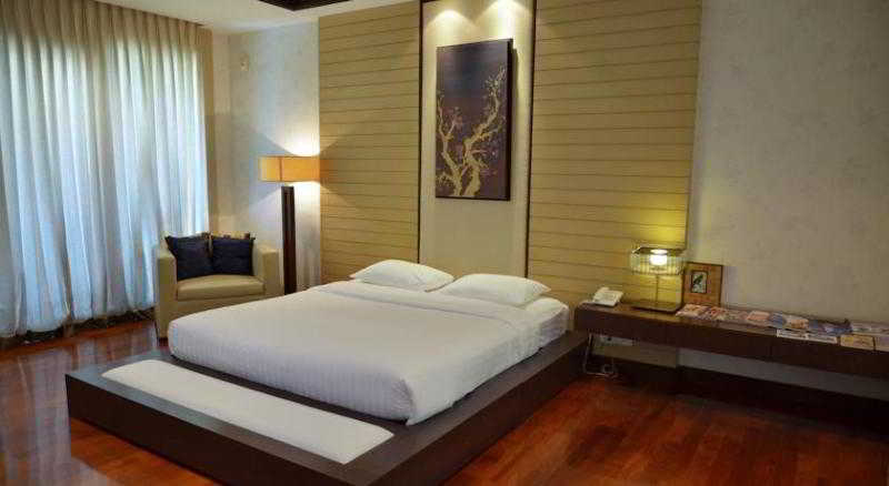 Royal Sammuk villas, Pattaya