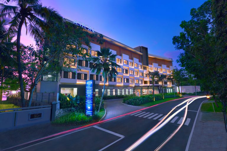 Aston Anyer Beach Hotel, Serang