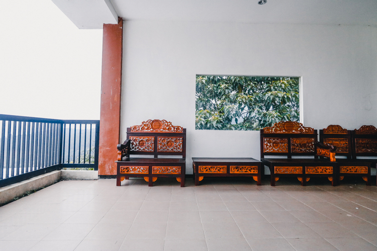 RedDoorz near Taman Rekreasi Selecta, Malang