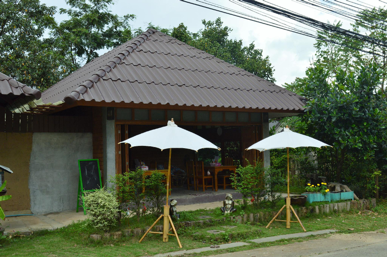 Monkey House, Pai
