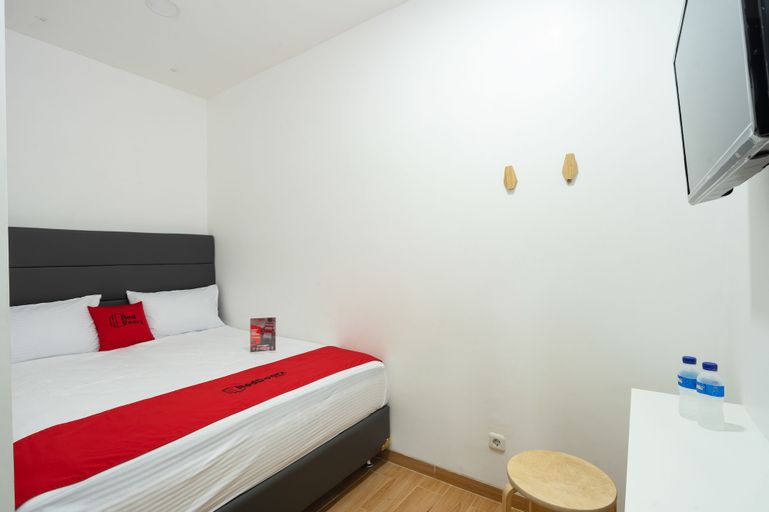 RedDoorz Plus @ Danau Sunter Utara, North Jakarta