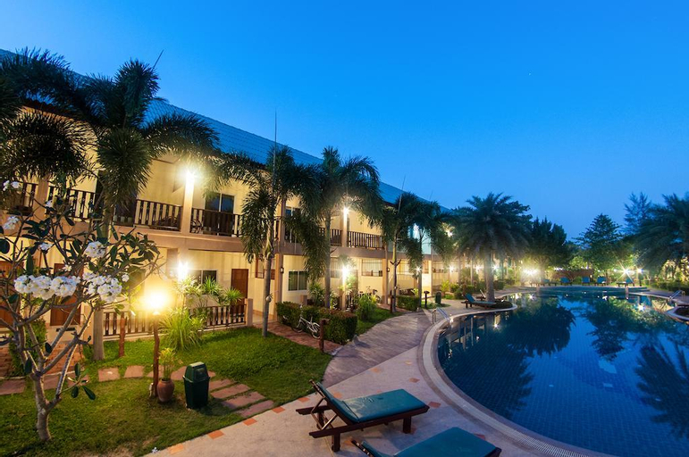 The Green Beach Resort, K. Sam Roi Yot
