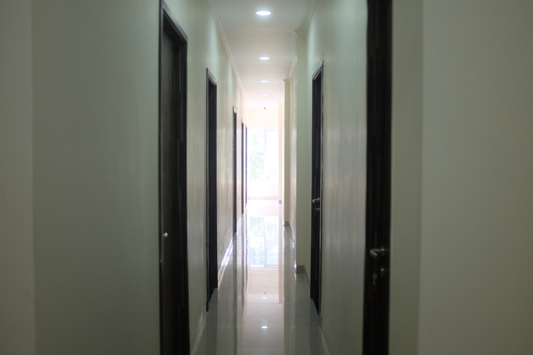 RedDoorz Plus near Mall Ciputra Jakarta, West Jakarta