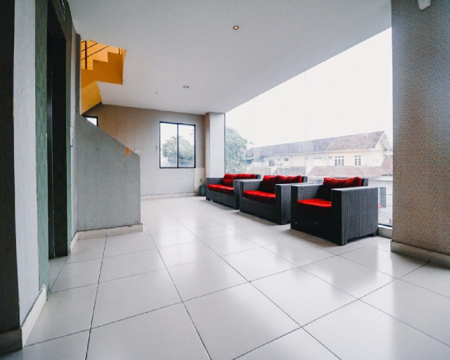 RedDoorz Plus near Cambridge City Square, Medan