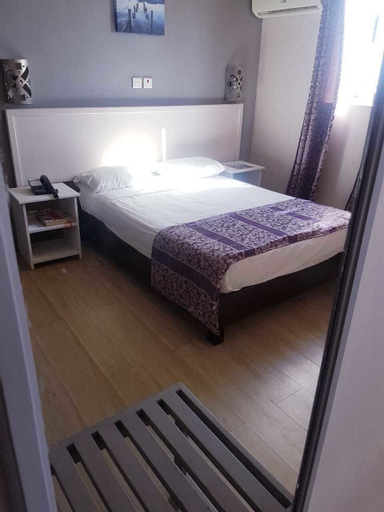 Champ de Mars Hotel,