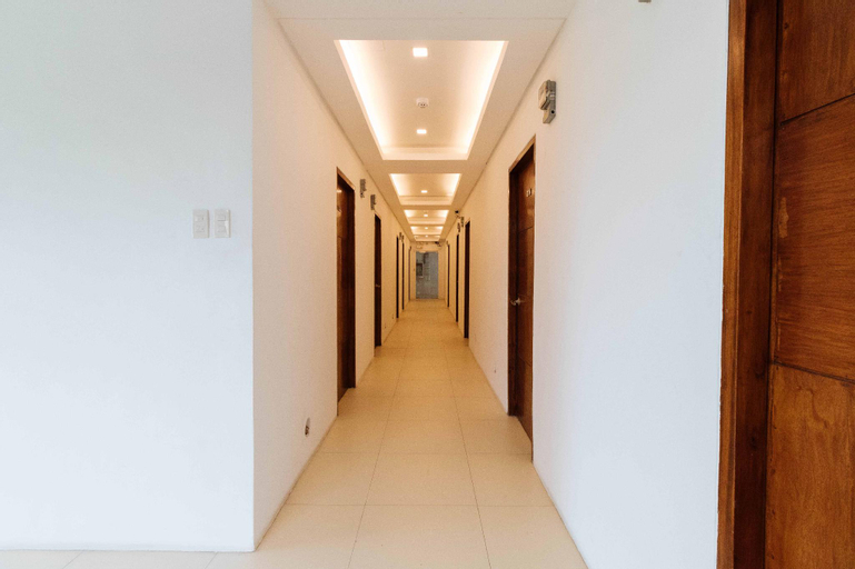 RedDoorz Plus near Commonwealth Regalado, Quezon City