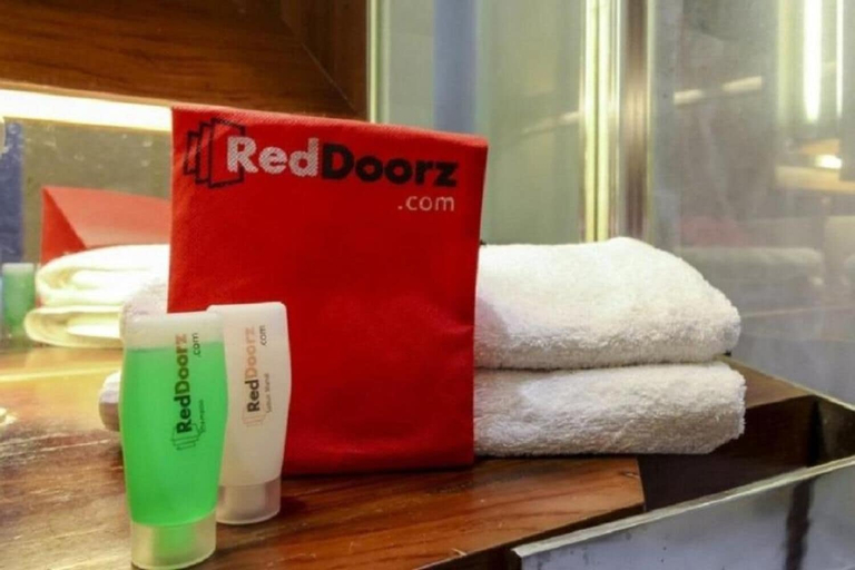 RedDoorz Syariah Near Exit Tol Waru, Surabaya