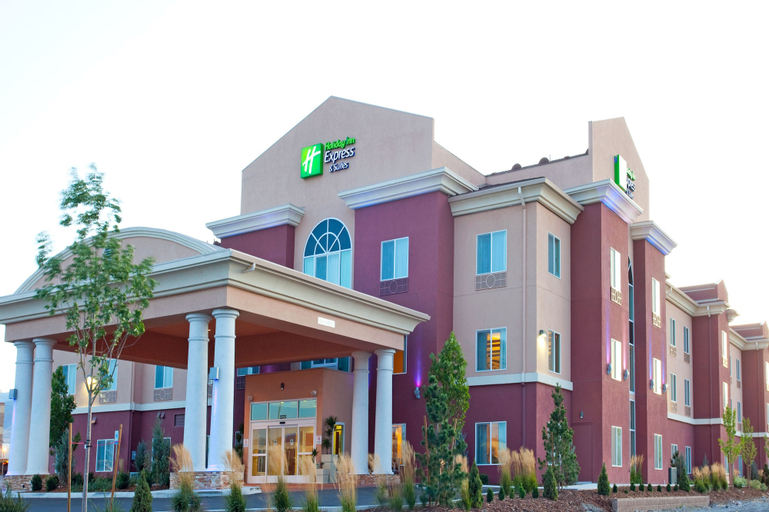 Holiday Inn Express & Suites Reno, Washoe