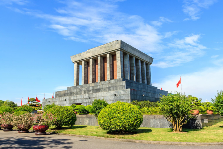 Saki Hotel, Cầu Giấy