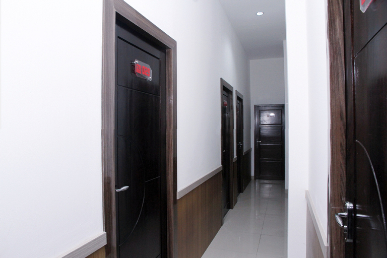 OYO 861 R Four Hotel, Palu