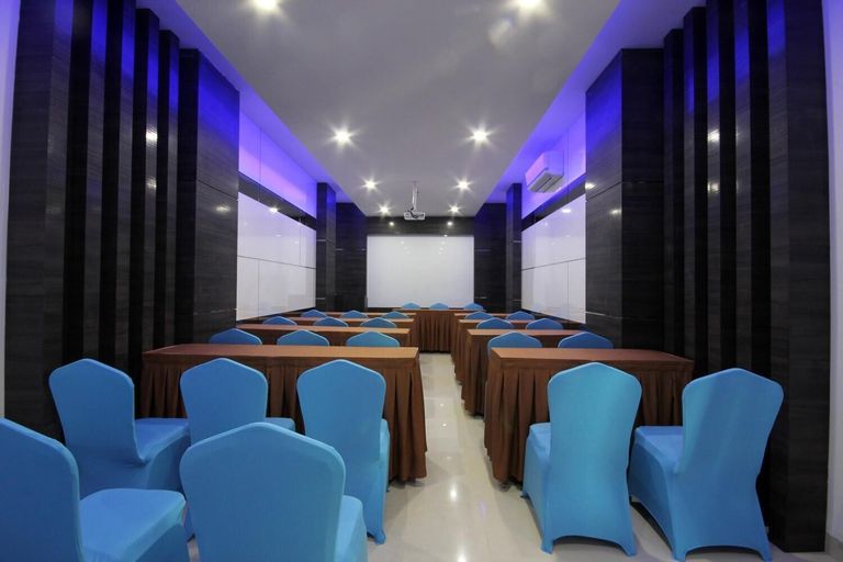 OS Hotel Airport Batam ( FKA Sky Inn Express Hotel ), Batam