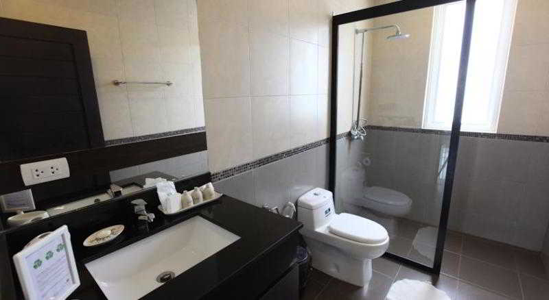 Oriental Beach Pearl Resort, K. Sam Roi Yot