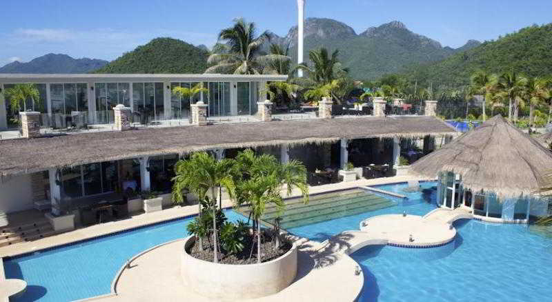 Oriental Beach Pearl Resort, K. Sam Roi Yot