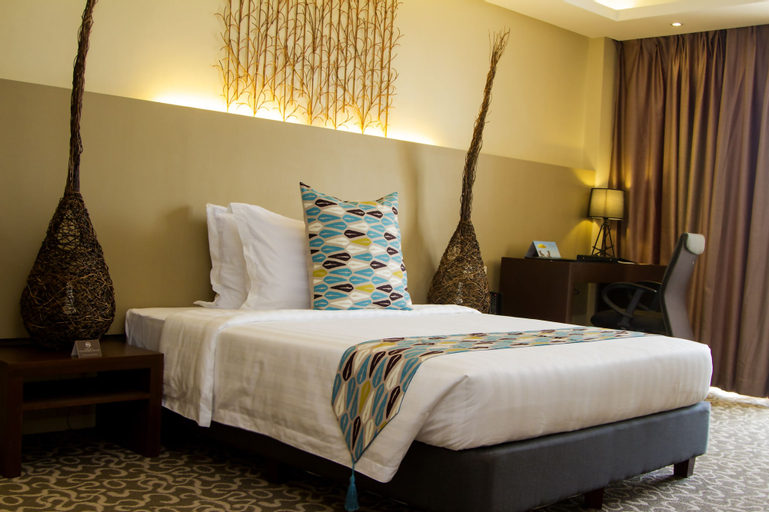 The Oriental Bataan, Mariveles