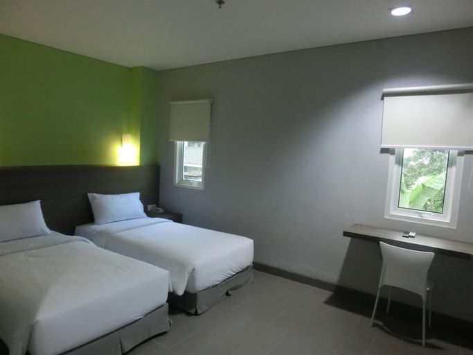 bedroom 12