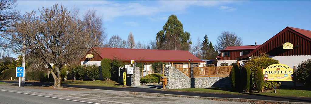 Pinewood Motels, Mackenzie