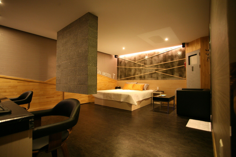 Design T Ulsan, Jung