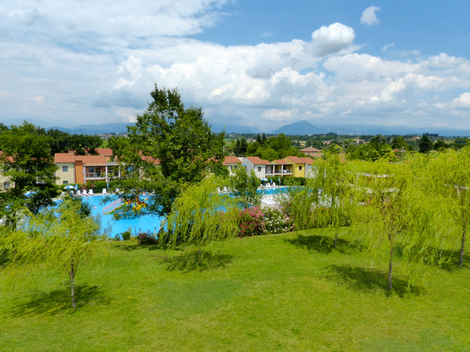 Belvedere Village, Verona