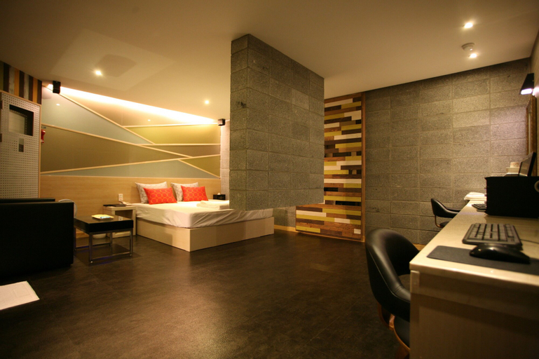 Design T Ulsan, Jung