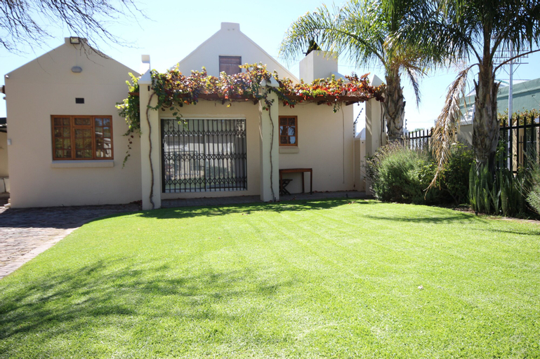 Donkin House, Central Karoo