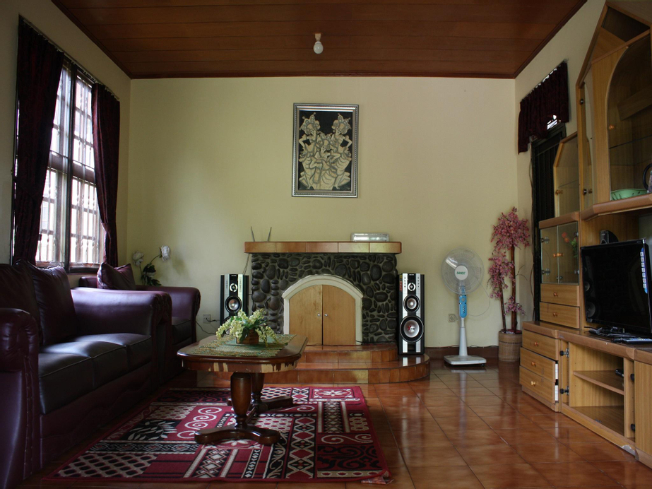 Villa Kota Bunga Blok R, Cianjur