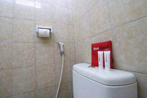 RedDoorz Plus near Kuta Beach Lombok, Lombok Tengah