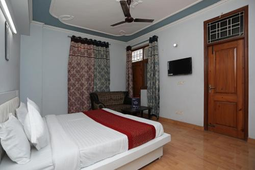 OYO 12502 City Hotel, Gautam Buddha Nagar