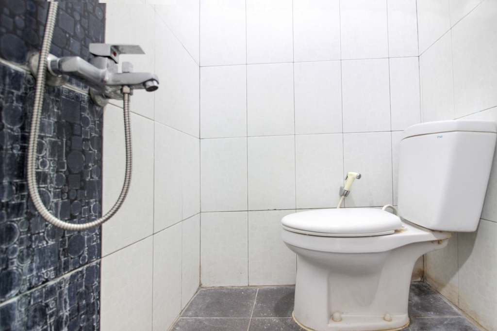 Bathroom 18